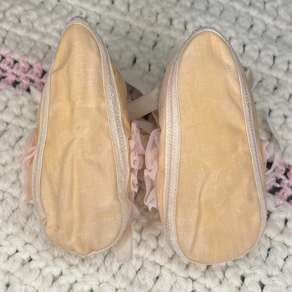 VTG 1950s Mrs. Day's Ideal Baby shoes and Bonnet - Picture 8 of 13